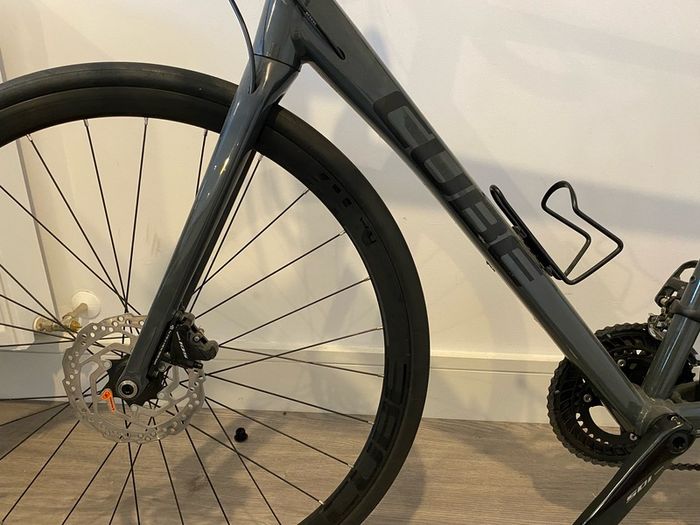 Cube Attain SLX Road Bike in Grey/Black