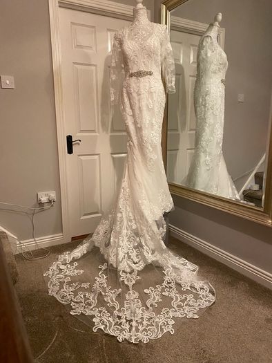 Wedding dress immaculate condition