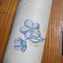 Roll of floral wallpaper Image 2