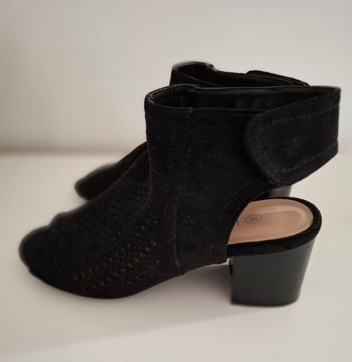 Louisa Klaps sandals