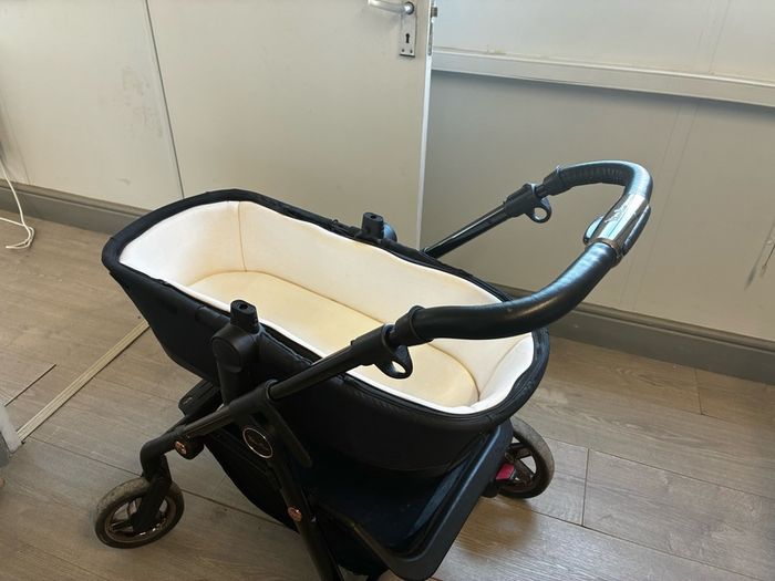 Complete sliver cross Pram system for sale