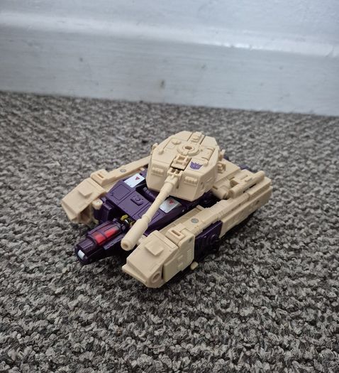 Transformers Legacy Blitzwing