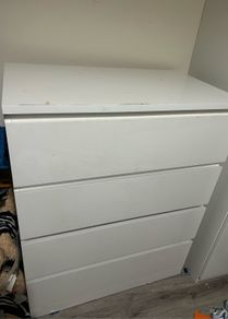 chest of drawers