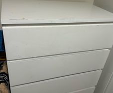chest of drawers