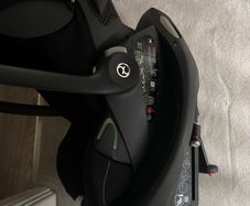 Cybex Cloud G Car Seat & Iso Fix.
