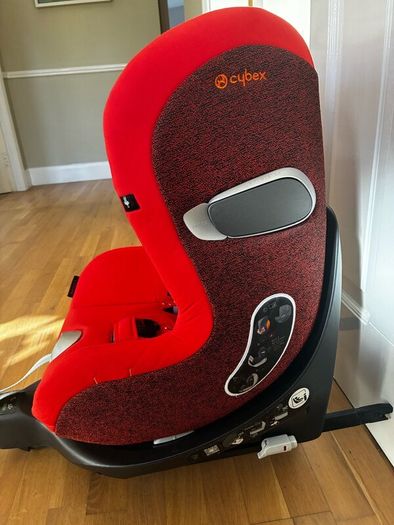Cybex Sirona I size platinum carseat and isofox