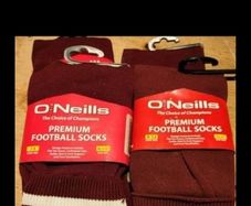 O NEILLS Adult Maroon socks.
