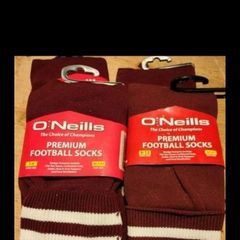 O NEILLS Adult Maroon socks.