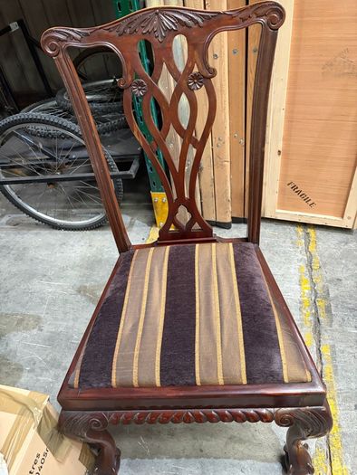 Free - Table