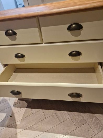 chest of drawers and lockers