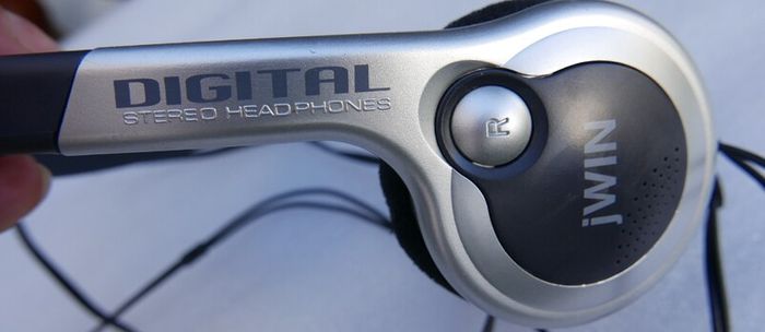 Jwin  Lightweight Heavy Bass Digital Stereo Headphones