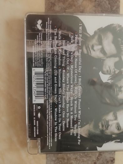 U2  CD - 18 Singles