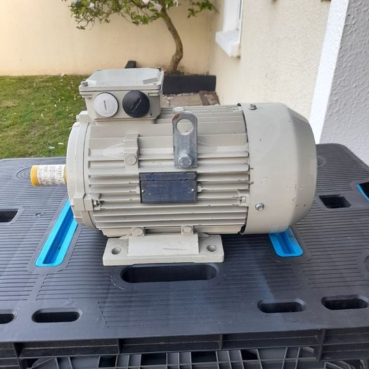 3 phase electric motor.