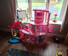 Barbie dreamhouse