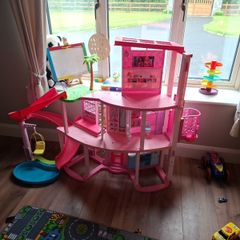 Barbie dreamhouse