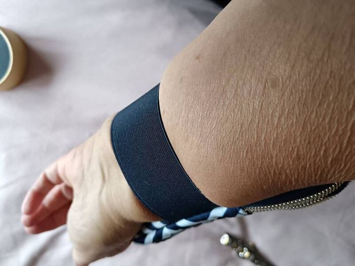 ladies wrist pocket