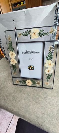 Stained Glass Photo Frame: Pressed Daisies & Clovers, Wildflower Bouquet 4 x 6 inches