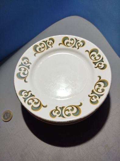 Sampson Bridgwood Plates x 8
