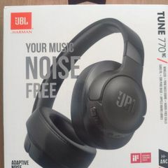 JBL Live 770NC wireless overear