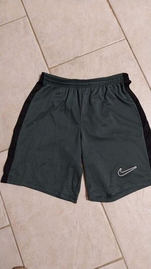 Size  m slim nike