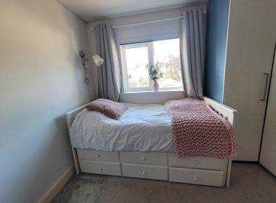 Oxford bed with guest bed & storage