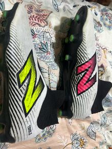 New balance tekela laceless football boots size 7