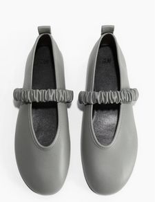 H&M pumps