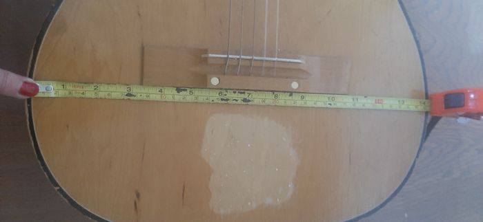 Guitar (38 inches x 14 inches) 3/4 size suits teenagers or small adults