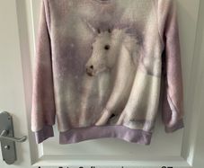Girls jumper, age 6 to 8