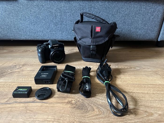 Panasonic Lumix FZ300 (Excellent Condition)