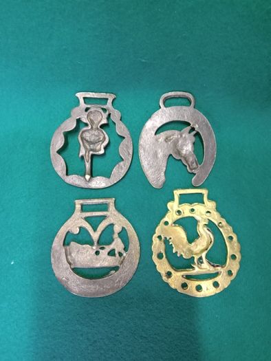 Vintage Brass Horse Bridle Badges  X 11