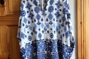 Gallery Ladies White And Blue Blouse Top oversized size 10 including postage
