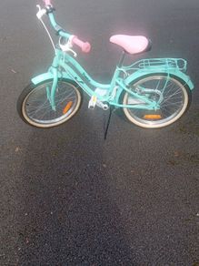 Girls bike