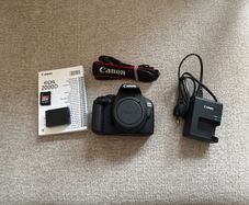 Canon EOS 2000D / Rebel T7 DSLR (Like New - Only 1,000 Shutter Count) Boxed + 128gb sd card