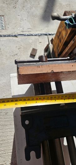 record 52 1\2.wood vice