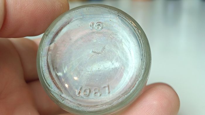 494 - Set of 6 Vintage Clear Glass Screw Cork Top Collectible Decorative Bottles and Jars