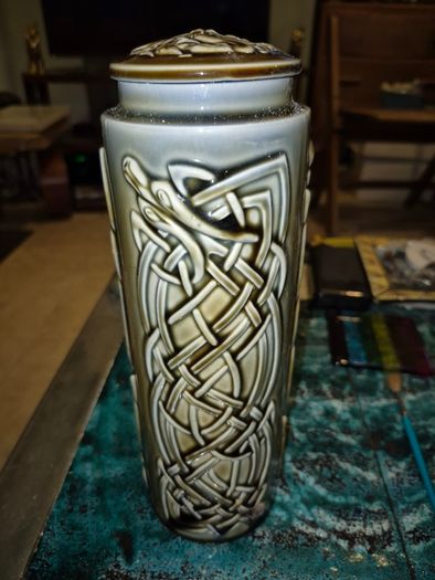Vintage Wade Serpents jar