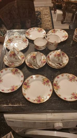 Royal Sutherland  roses set 17pcs