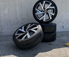 Genuine Volkswagen R-Line GTI Bergamo 18" Alloy Wheels