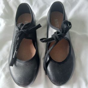 Bloch tap shoes