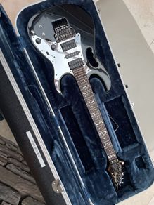 Ibanez JEM 7VBK with piezo/MIDI