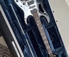 Ibanez JEM 7VBK with piezo/MIDI