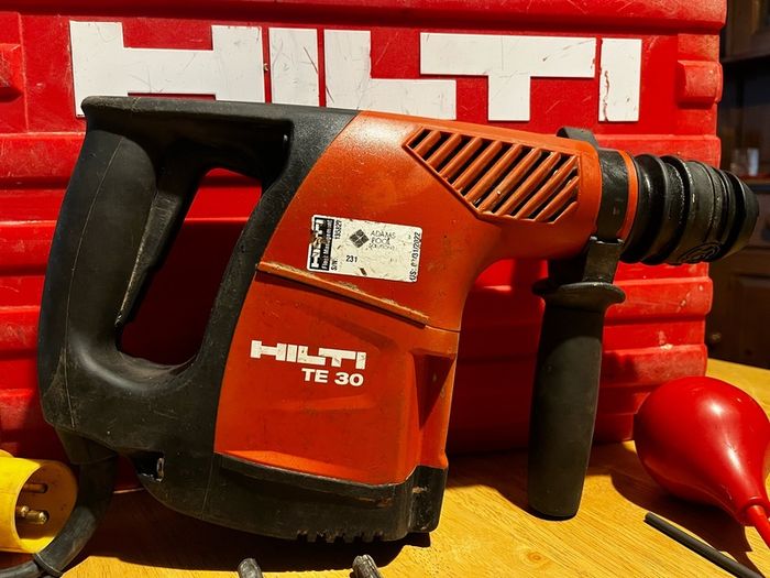 Hilti TE 30 SDS Hammer Drill ( like new )