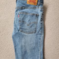 Levis jeans 4 pairs