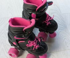 Roller Skates small child size 27-30 or UK 9-12 J