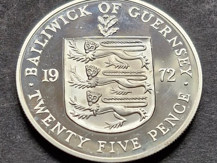 1972 Guernsey 25 Pence Proof Silver coin