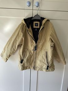 Baby Gap beige jacket with hood and 2 pockets age 3