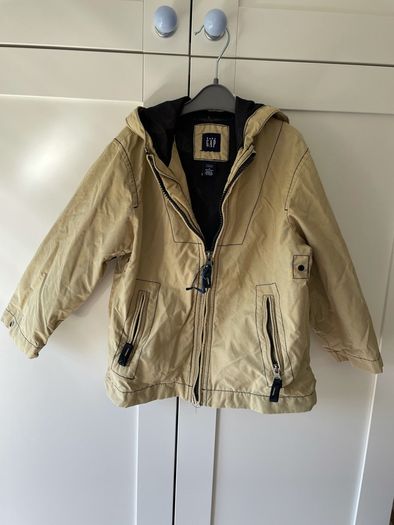 Baby Gap beige jacket with hood and 2 pockets age 3