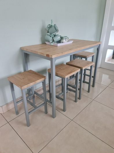 kitchen Island table and stools
