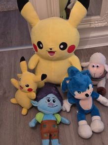 Soft toy Sonic and Pokemon